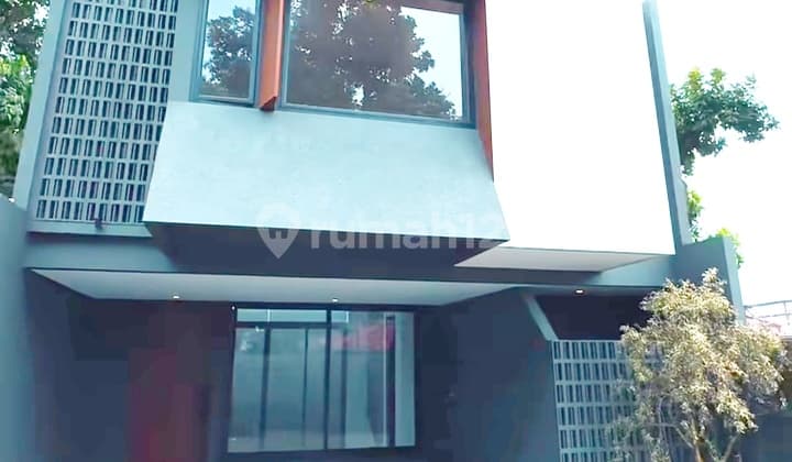 Best Design House Most Sought After by Young Families 8 Minutes to MRT and KRL