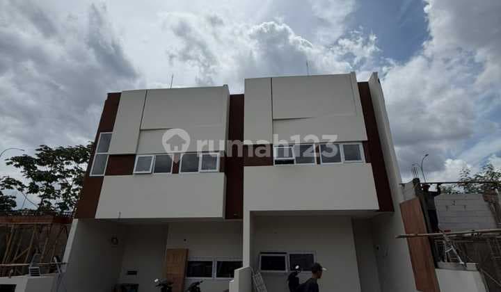 Rumah Real Nempel Pintu Tol Limo Cinere Super Murah