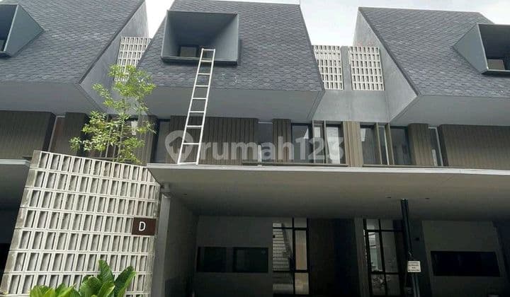 Ready-to-Live Home Best Location Family Favorite South Jakarta