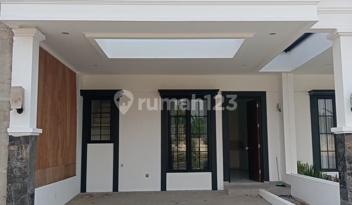 Rumah Clasic Termewah Dicirendeu Nempel MRT Lebakbulus