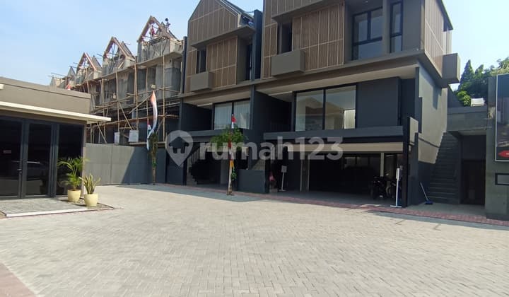 Rumah Mewah Double Decker Termewah Nempel Cilandak Kko