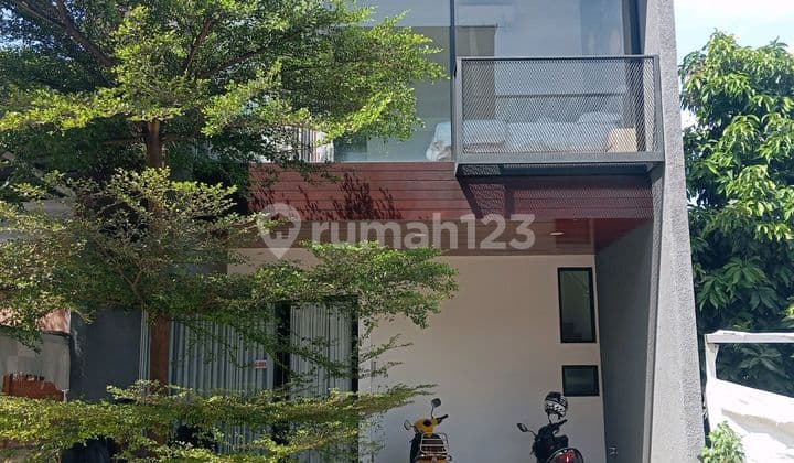 Rumah Mewah Rooftop 10 Menit ke MRT Lebak Bulus