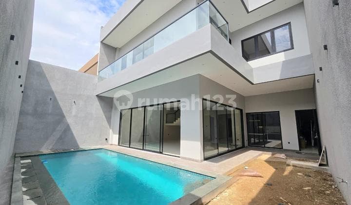Rumah Modern Minimalis Dengan Kolam Renang Shm Akses Tol Bintaro