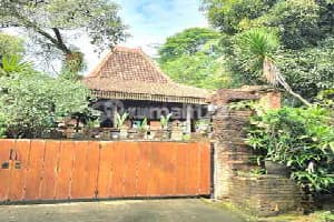 Rumah Gaya Jogjo Tanah Luas Di Cluster Dekat Akses Tol Di Bintaro