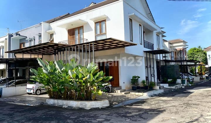 Rumah Bagus Hoek di Pesanggrahan Dekat Tol dan Fasilitas Umum