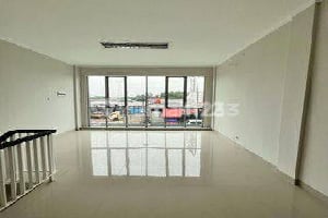 Ruko Siap Pakai Lokasi Strategis Dekat Tol di Bintaro