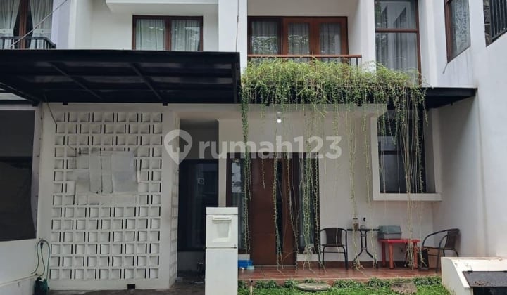 Rumah Dua Lantai Dekat Akses Tol dan Fasilitas Umum Bintaro