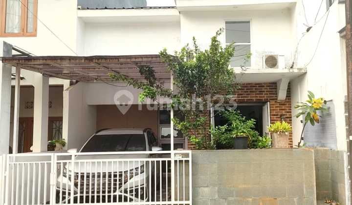 Rumah Siap Huni Dekat Stasiun Kereta di Bintaro