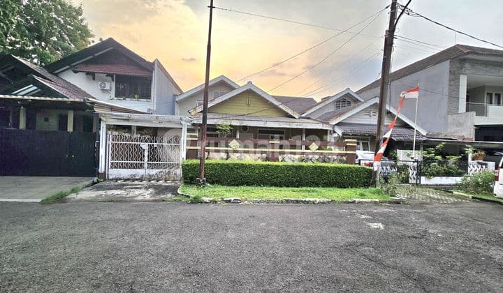 Rumah Tanah Luas Strategis di Bintaro Dekat Mall dan Stasiun KRL