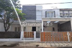 Rumah Dua Lantai Siap Huni Dekat Mall Dan Stasiun Krl Di Bintaro