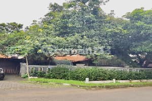 Rumah Halaman Luas Akses Tol Dan Fasilitaa Umum Di Bsd