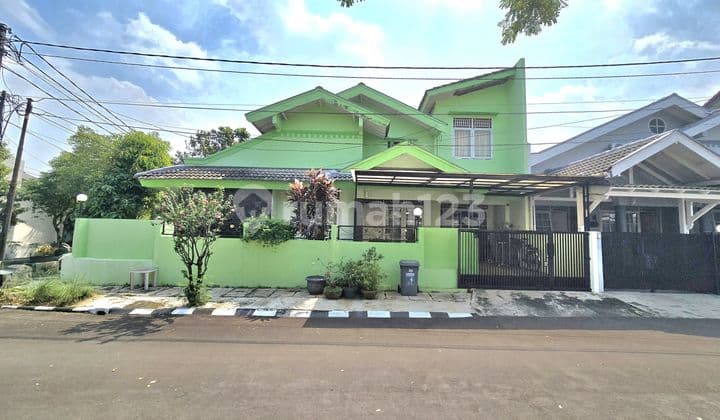 Rumah Hoek Dekat Stasiun Krl Dan Akses Tol Di Bintaro