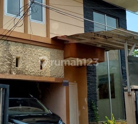 Rumah minimalis moder manis di di Cipinang indah, duren sawit