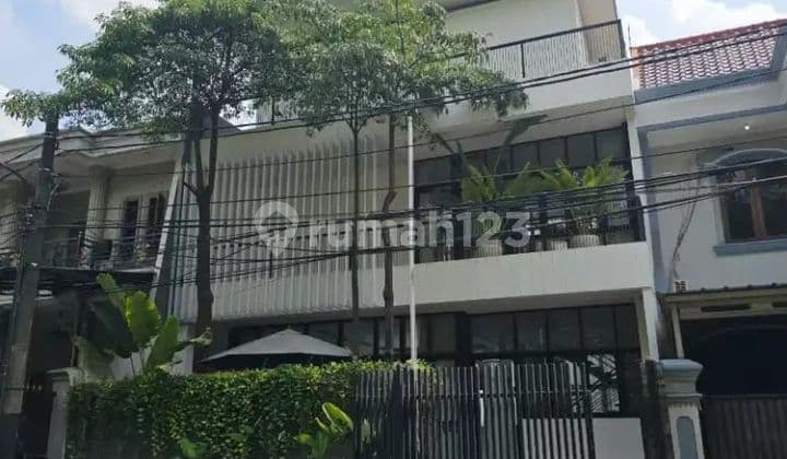 Rumah keren murah + kolam renang di Harapan Baru regency -cakung