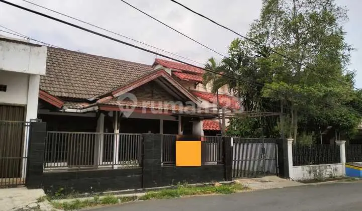 Affordable House with Large Land in Elang Malindo Jatiwaringin, East Jakarta