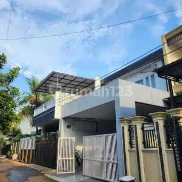Rumah Berkelas Jual Murah di Marinir, Billymoon, Pondok Kelapa