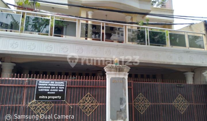 Rumah Bebas Banjir Murah Asri di Perumkar Dki , Pondok Kelapa