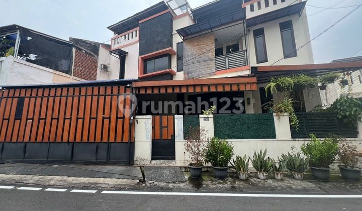 Rumah SHM Bagus Bonus Full Furnish di Pondok Kelapa