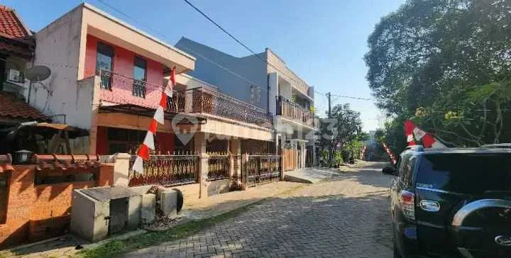 Rumah Bahan Murah Depan Taman di Jakasampurna Dekat Jaka Permai