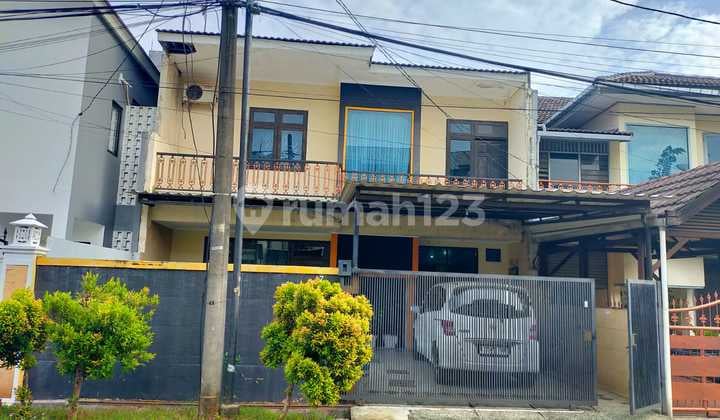 Rumah Kuning Rapi Menawan Di Taman Pulo Indah Cakung, Cakung