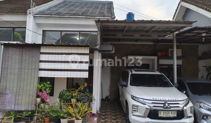 Inexpensive Minimalist Cluster House Near Toll Road in Jati Asih, Flood-Free.