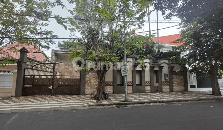 Luxury House on Jl Progo Near Raya Darmo, Central Surabaya
