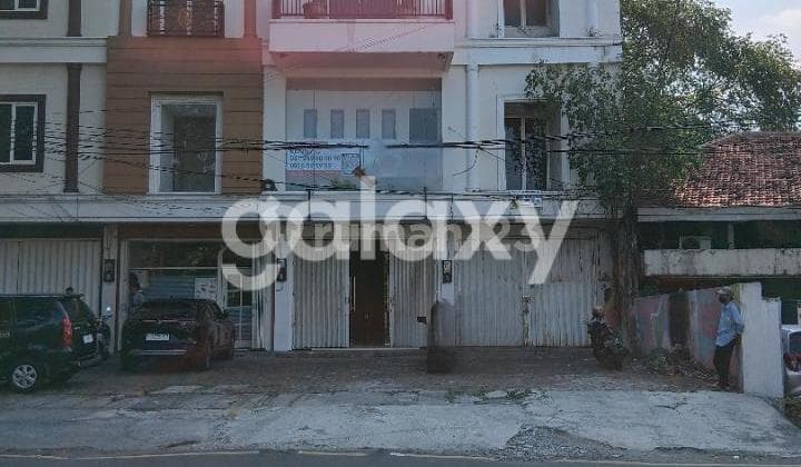 Shop House for Rent in Good Location, City Center