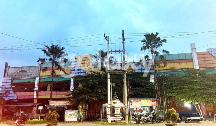Gedung Komersial Strategis di Jantung Kota Pasuruan