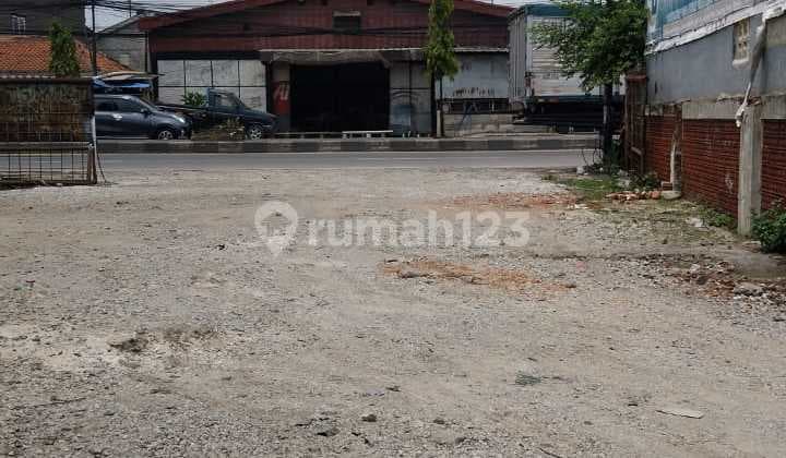 Kavling Tanah cocok buat Poll Kendaraan, Bangun Gudang ,Lokasi jalan Utama di Bekasi