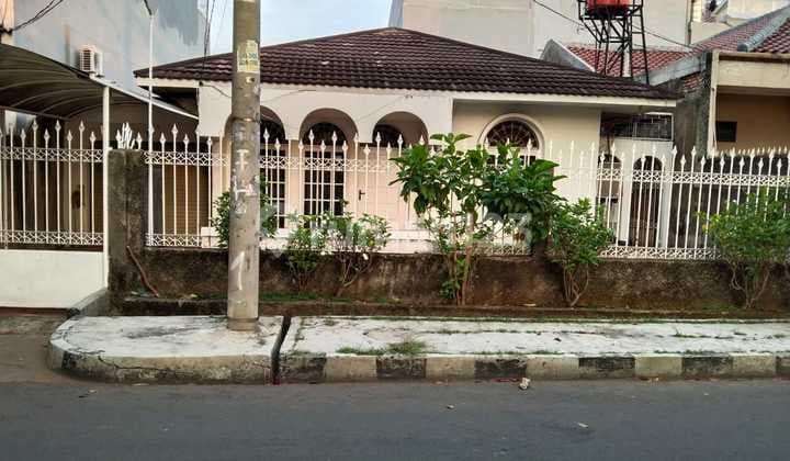 Rumah 1 Lantai ,Hitung Tanah Bisa Bangun 2 Rumah, Nego di Sunter