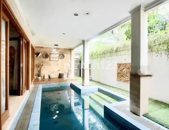 Rumah di Discovery Bintaro Hoek Dgn Pool, Sektor 9 Bintaro