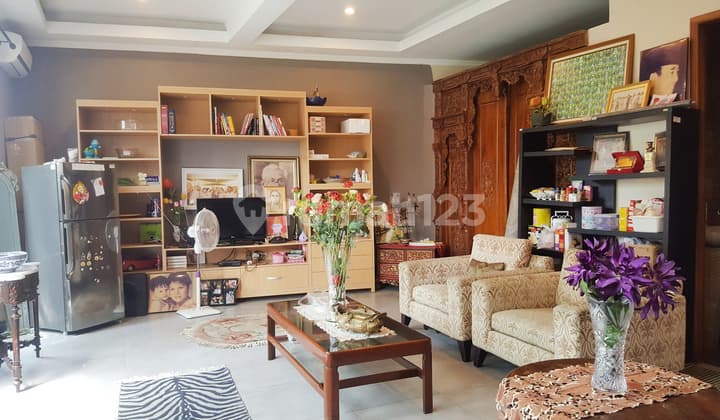 Dijual Rumah di Cikini Nyaman Lokasi Strategis di Sektor 8 Bintaro