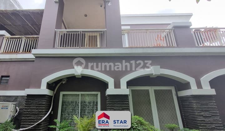 Rumah 2 Lantai Hook Bagus di Permata Mediterania Jakbar