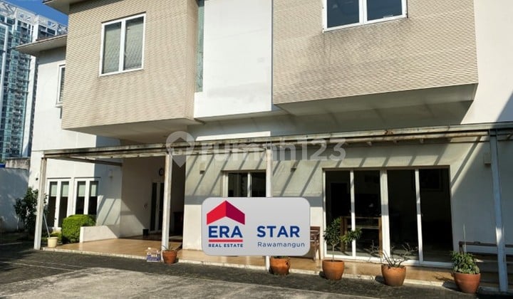 Rumah Mewah bisa untuk Kantor di Prapanca Raya Kebayoran Baru Jaksel
