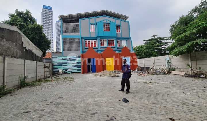 Cocok untuk kantor atau usaha bangunan baru kantor + cafe di Jalan Raya Duri Kosambi Raya No 36, Jakarta Barat