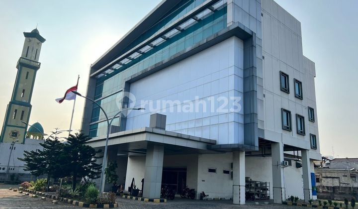 Dekat ke Kokas & Kuningan, miliki Gedung Jalan Basuki Rahmat, Jatinegara - Kampung Melayu, Jakarta Timur