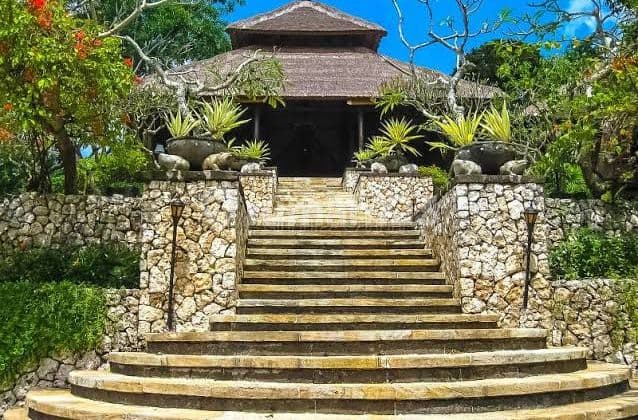 Miliki Hotel Beach Front Di Jimbaran, Bali Dengan Sunset Terbaik Di Bali