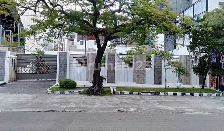 Dijual rumah Mewah tengah kota dengan fasilitas dekat tunjungan surabaya pusat