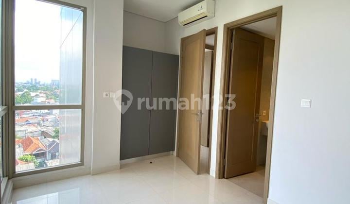 Disewakan Apartemen Taman Anggrek Residences 3 Bedrooms Semifurnish