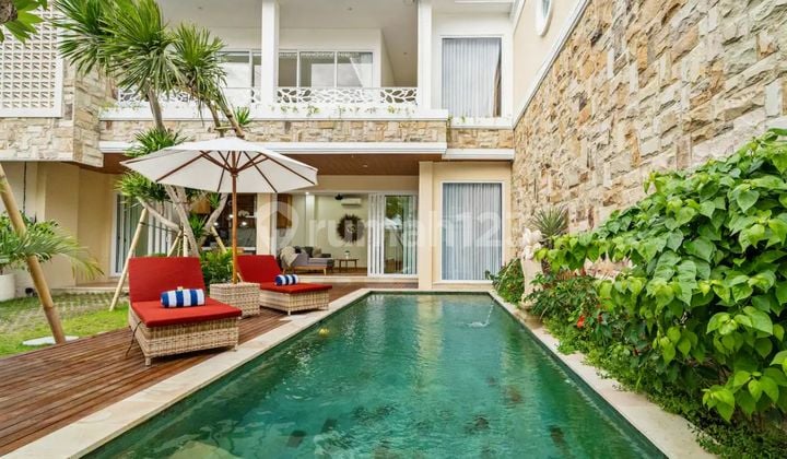 Di jual villa megah, mewah dan murah di Tumbak Bayuh, Canggu