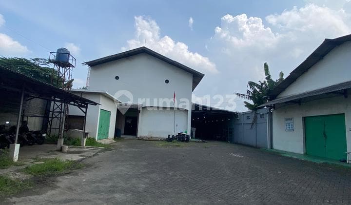 Dijual. Pabrik Kosmetik Sertifikat Halal 2350.0 m²