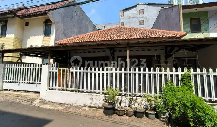 Dijual Rumah lama Di Setiabudi, jakarta Selatan