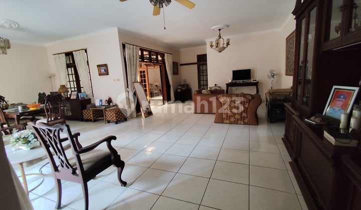 Rumah Di Komplek Billymoon, Jakarta Timur