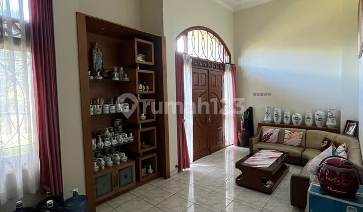 Rumah Di Sayap Setra Duta