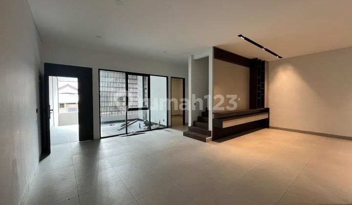 Rumah Baru Modern 2 Lantai Siap Huni Di Setraduta Ciumbuleuit