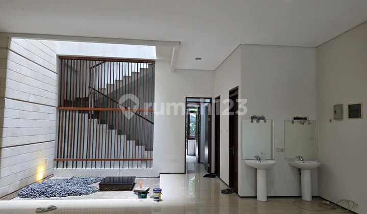 Rumah Siap Huni Pusat Kota Cihampelas Bandung