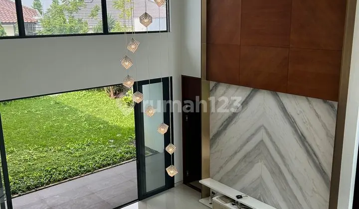 Rumah Mewah di Pondok Hijau