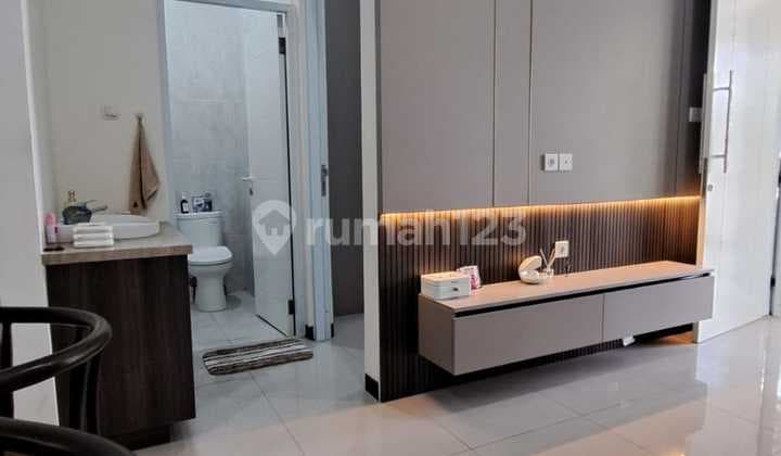 Rumah Modern Minimalist Full Furnished Di Taman Kopo Indah V