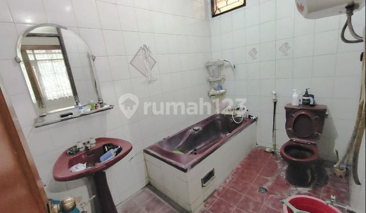 Ruko Pusat Kota Bandung Main Road Jalan Ciateul, Bandung