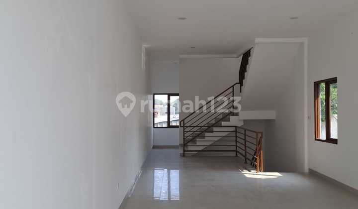 Ruko Lokasi Sangat Strategis Untuk Usaha Mainroad Jalan Pungkur